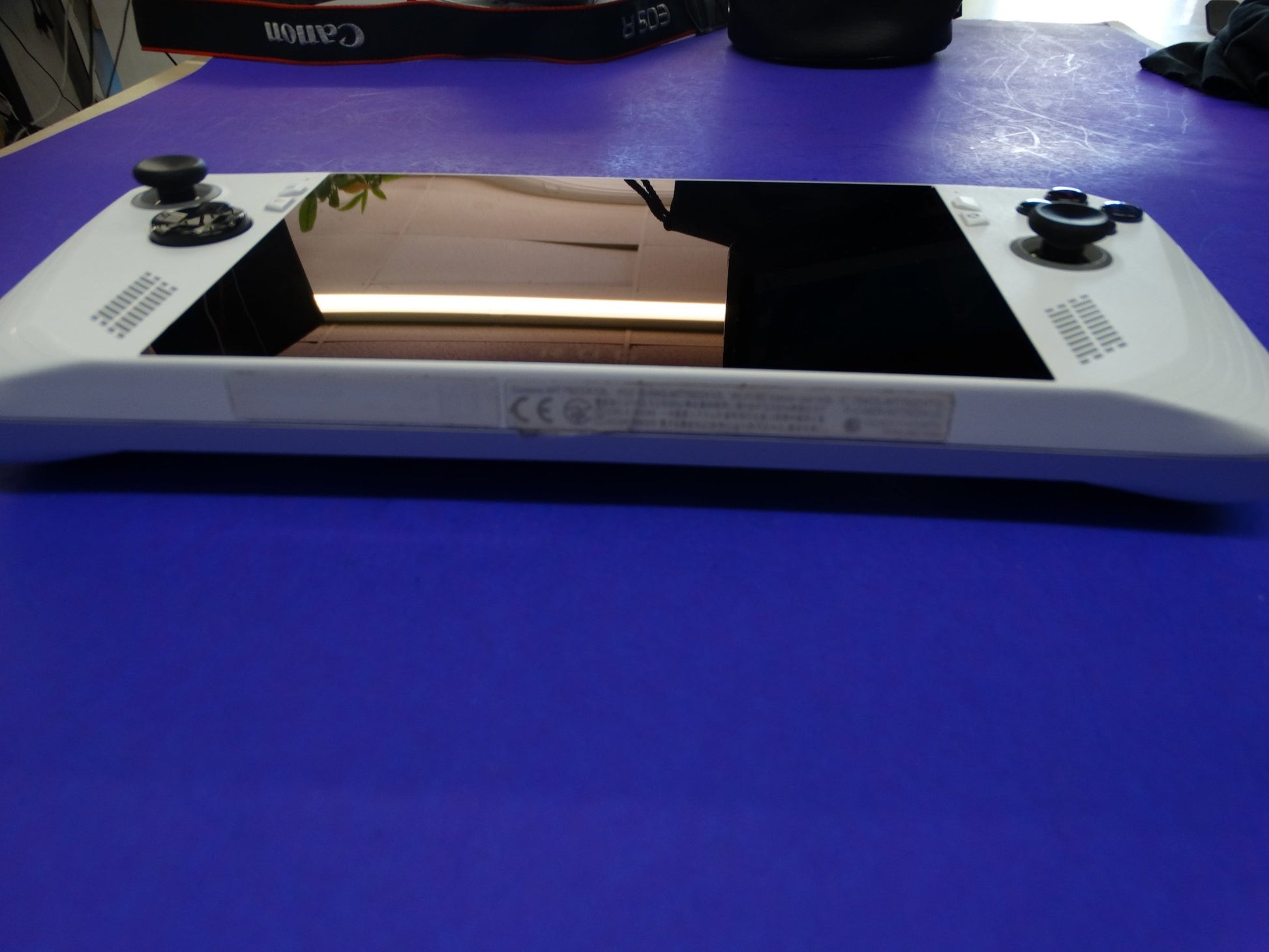 ASUS ROG Ally RC71L – AMD Ryzen Z1 Extreme Handheld Gaming Console (512GB SSD, 16GB RAM) - WeBuyElectronic