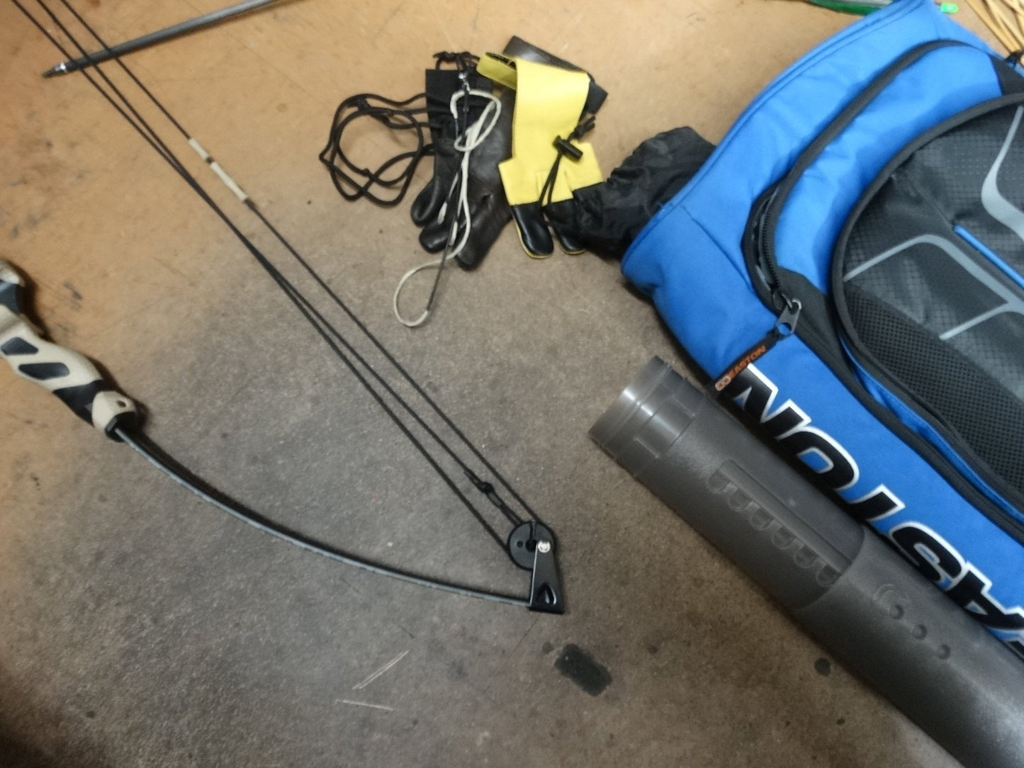 Barnett Vortex Youth Compound Bow Set – Mossy Oak, Arrows & Carry Bag - WeBuyElectronic