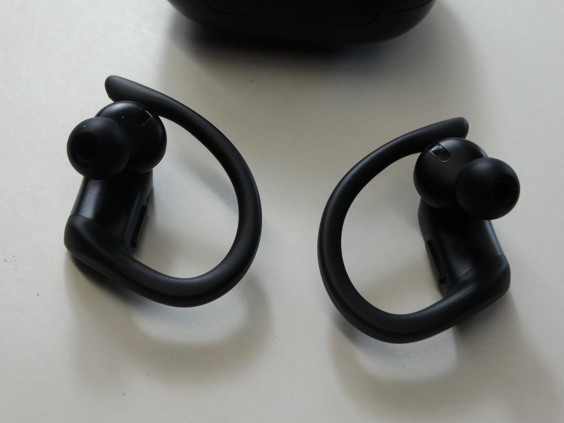 Beats Powerbeats Pro Black – True Wireless Bluetooth Earphones with Mic - WeBuyElectronic