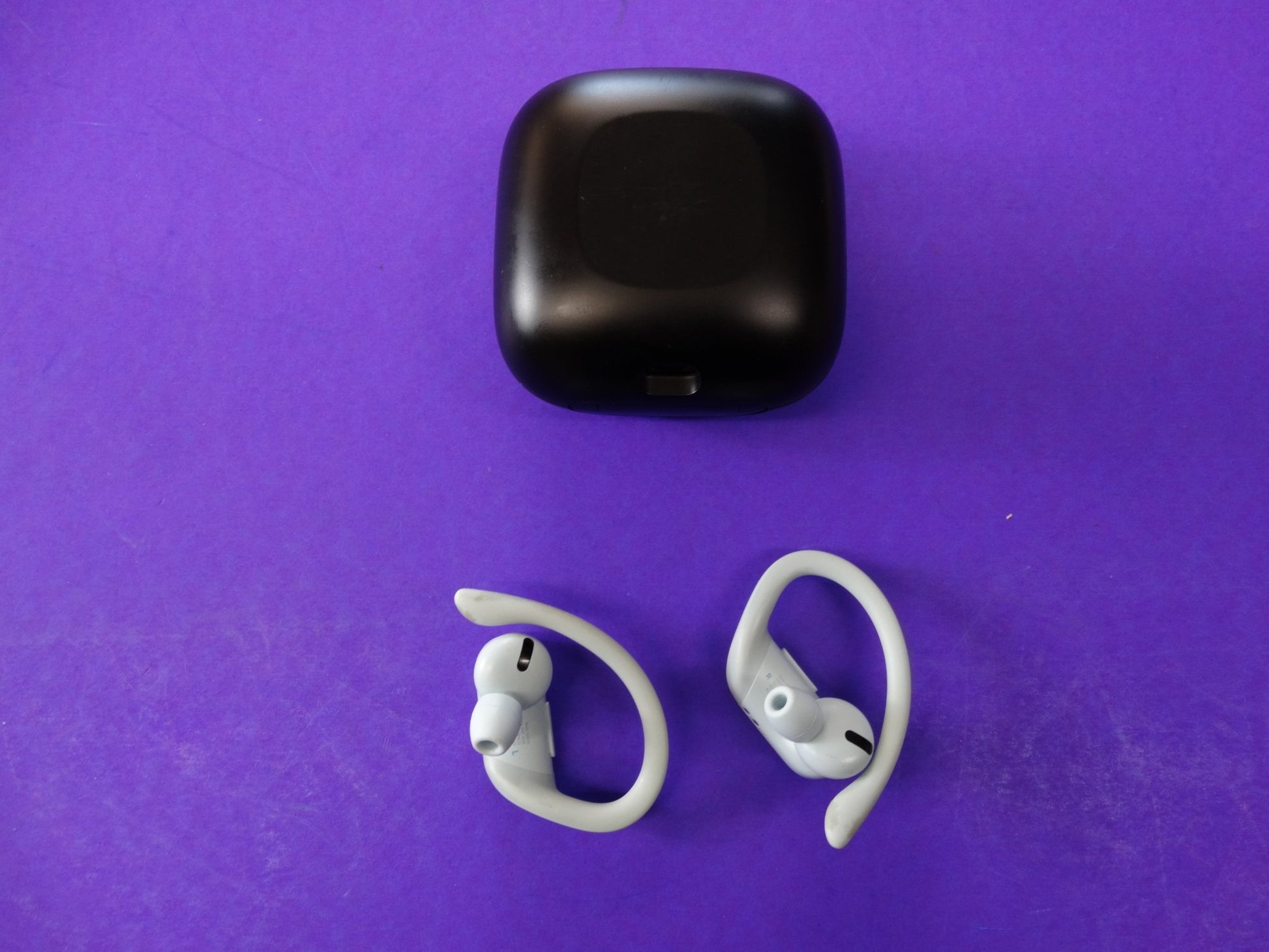 Beats Powerbeats Pro – True Wireless Earphones with Ear Hooks, Blue (Sports Design) - WeBuyElectronic