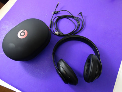 Beats Studio3 Wireless Over-Ear Headphones (Matte Black) – Complete with Carrying Case, Audio Cable, and Charging Cable - WeBuyElectronic