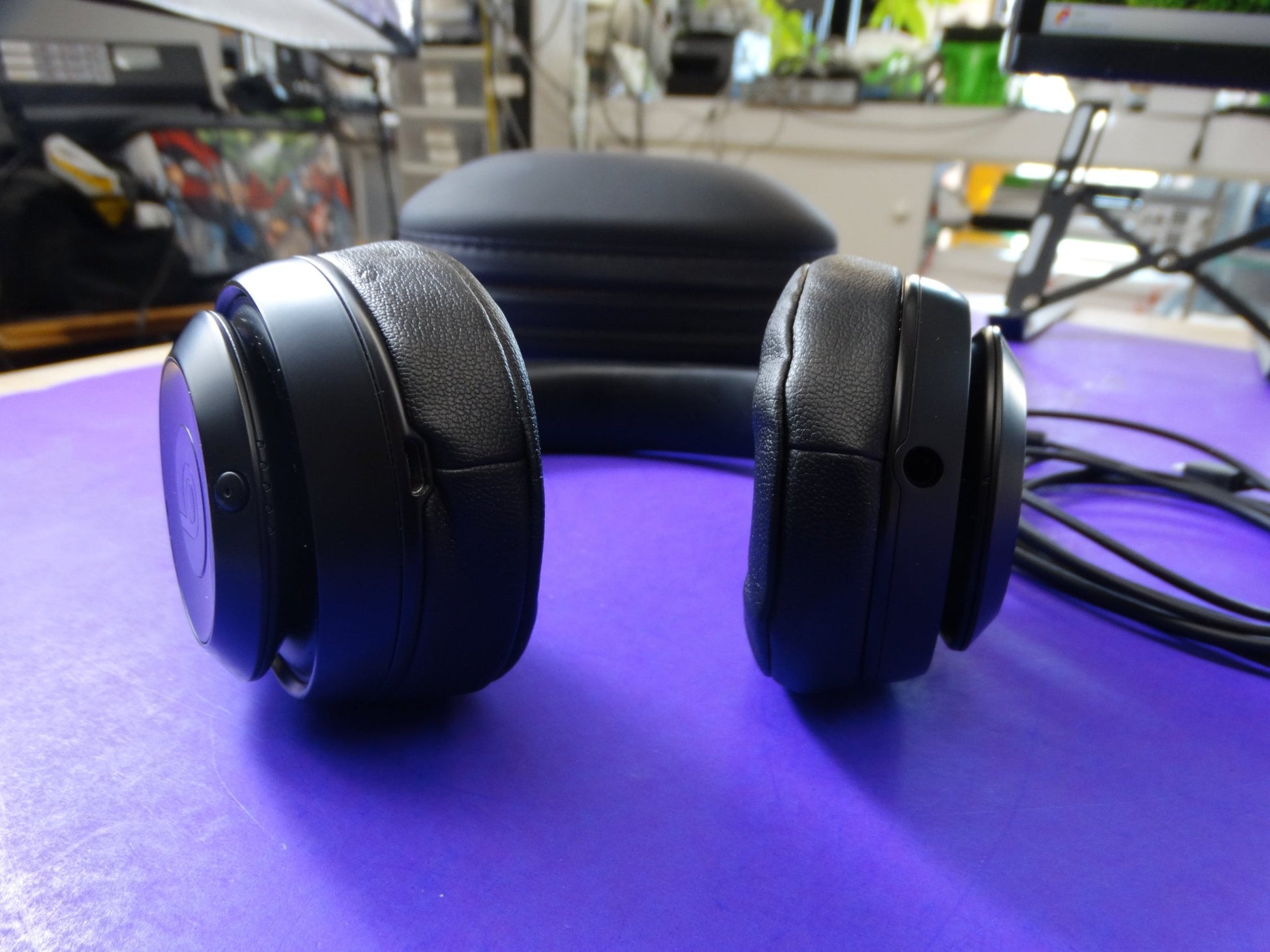 Beats Studio3 Wireless Over-Ear Headphones (Matte Black) – Complete with Carrying Case, Audio Cable, and Charging Cable - WeBuyElectronic