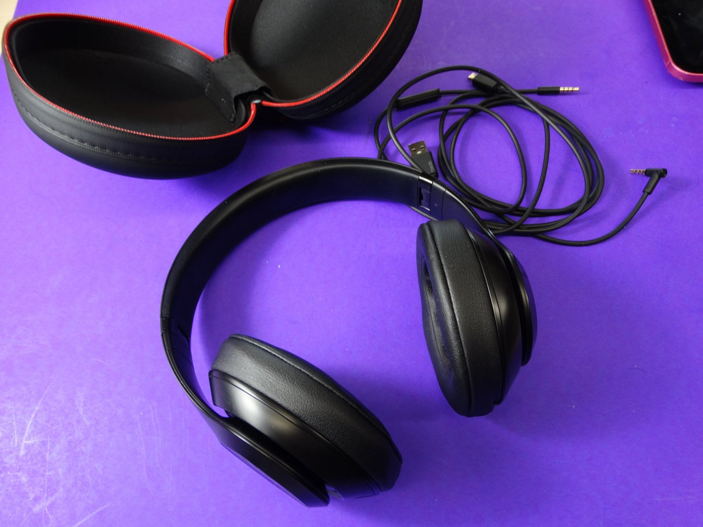 Beats Studio3 Wireless Over-Ear Headphones (Matte Black) – Complete with Carrying Case, Audio Cable, and Charging Cable - WeBuyElectronic