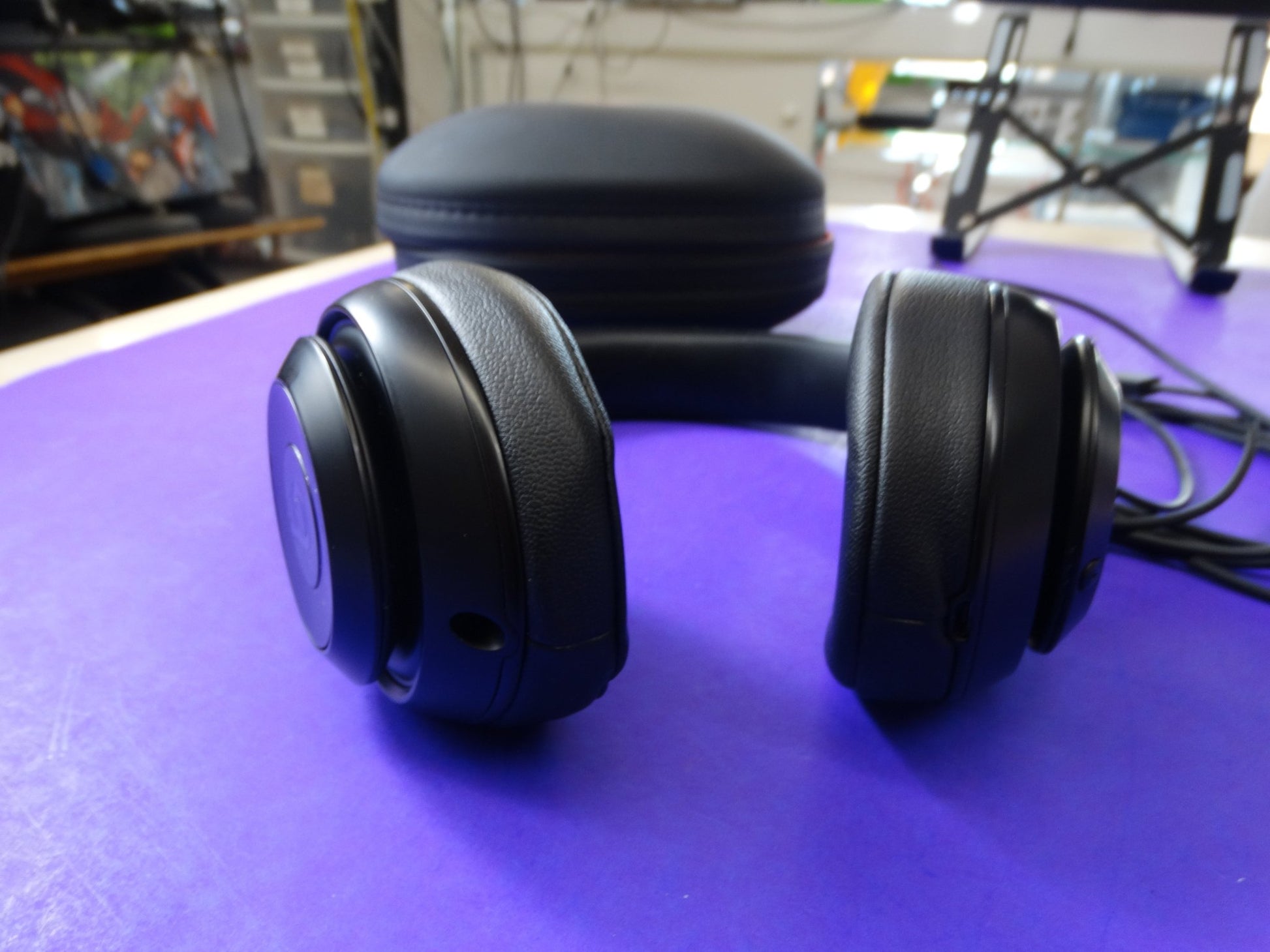 Beats Studio3 Wireless Over-Ear Headphones (Matte Black) – Complete with Carrying Case, Audio Cable, and Charging Cable - WeBuyElectronic