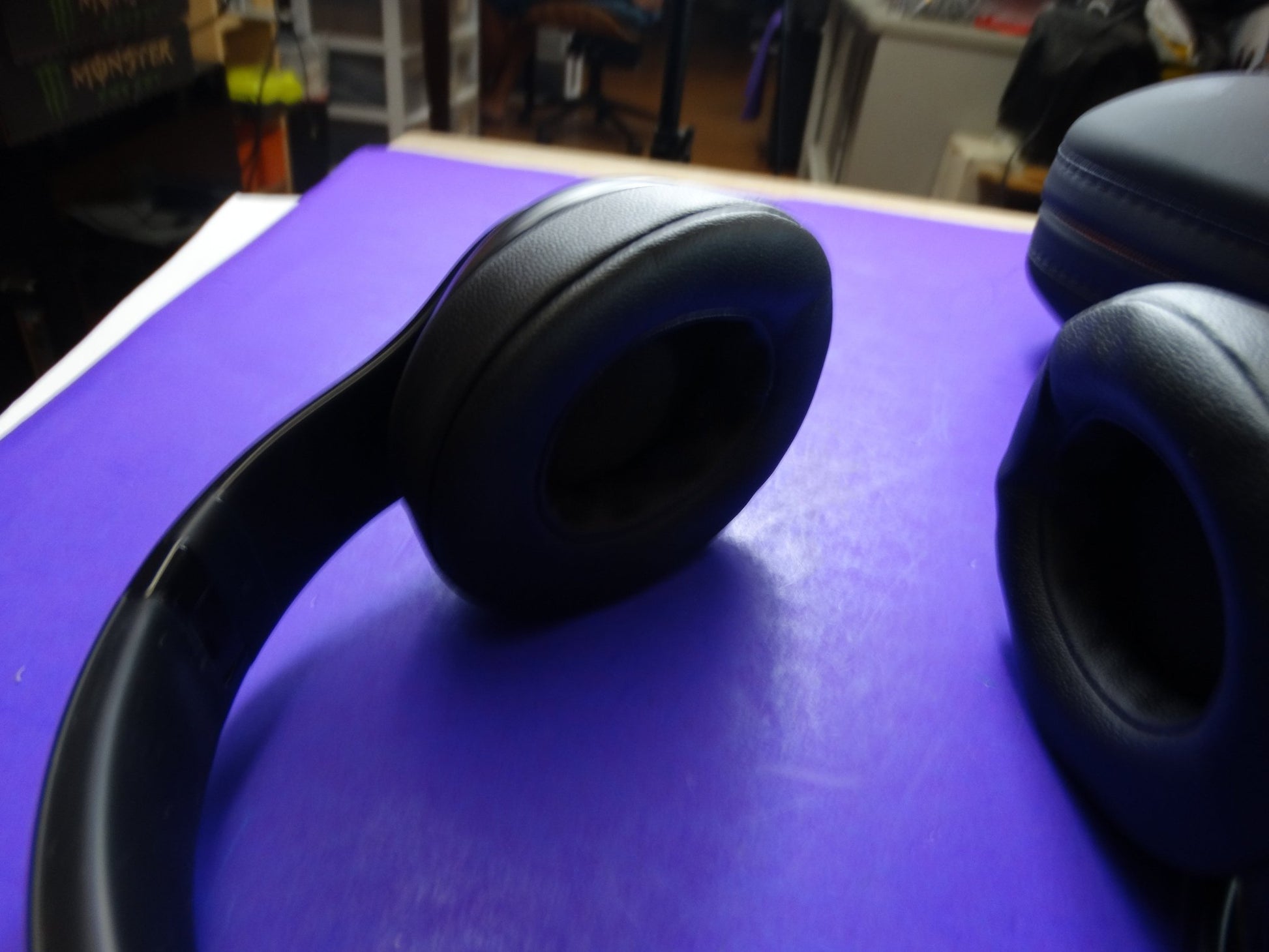 Beats Studio3 Wireless Over-Ear Headphones (Matte Black) – Complete with Carrying Case, Audio Cable, and Charging Cable - WeBuyElectronic