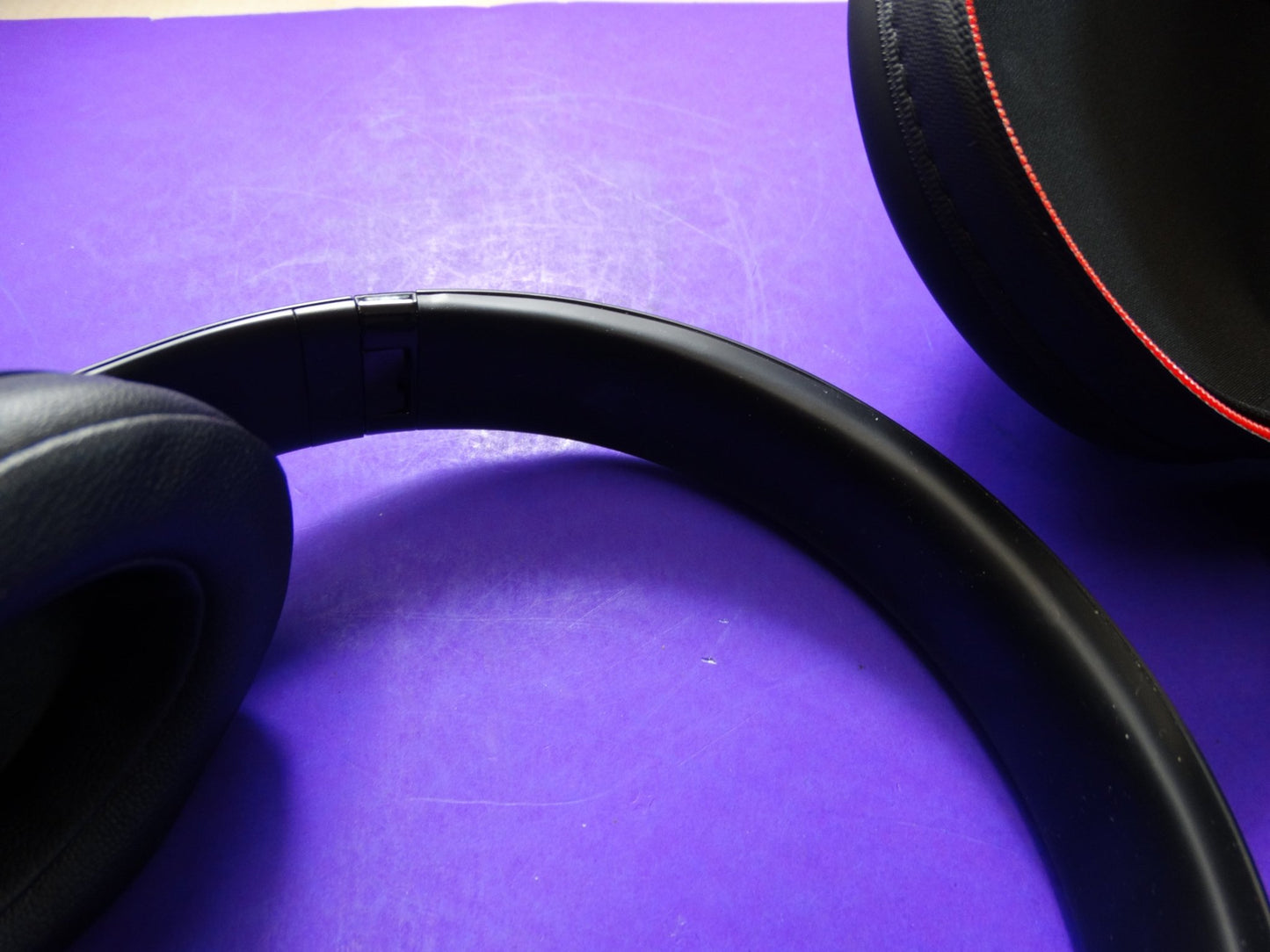 Beats Studio3 Wireless Over-Ear Headphones (Matte Black) – Complete with Carrying Case, Audio Cable, and Charging Cable - WeBuyElectronic