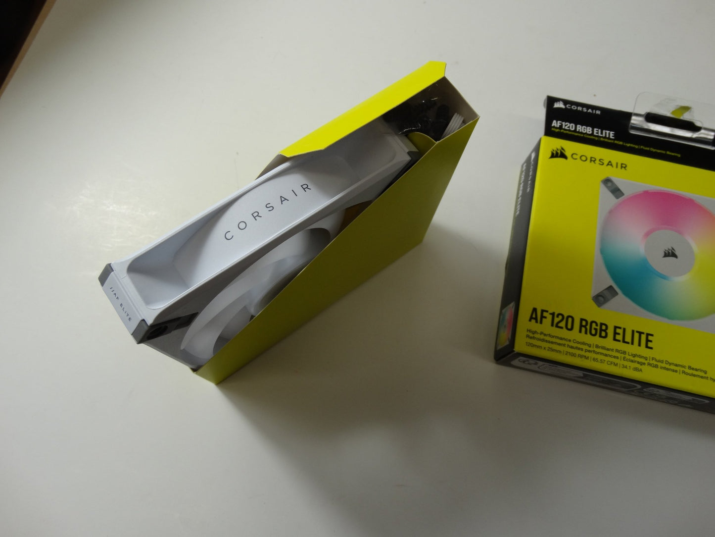 CORSAIR AF120 RGB ELITE High-Performance 120mm PWM fan - WeBuyElectronic