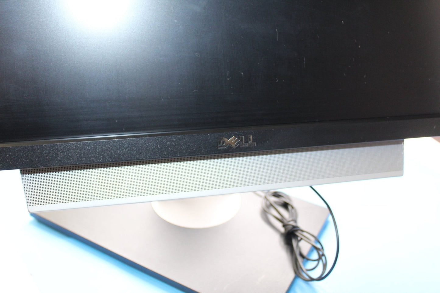 Dell UltraSharp U2410f 24” Widescreen IPS Monitor with Dell AS501 Soundbar and swivel stand – 1920x1200, HDMI, VGA, DVI, USB Hub - WeBuyElectronic