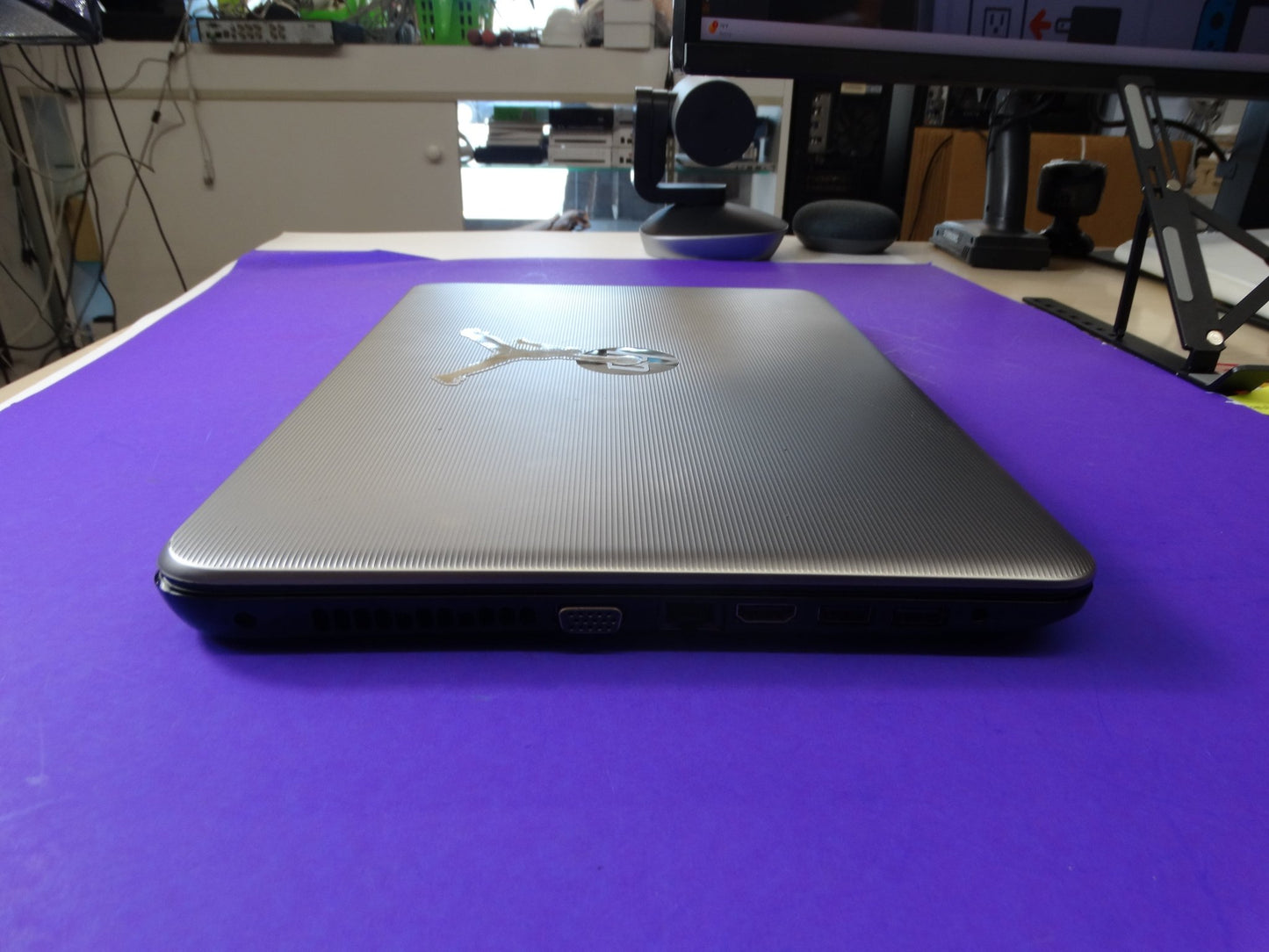 HP Laptop – AMD E2-7110 APU, 1.80GHz, 4GB RAM, 320GB Storage, Windows 10 Home - WeBuyElectronic