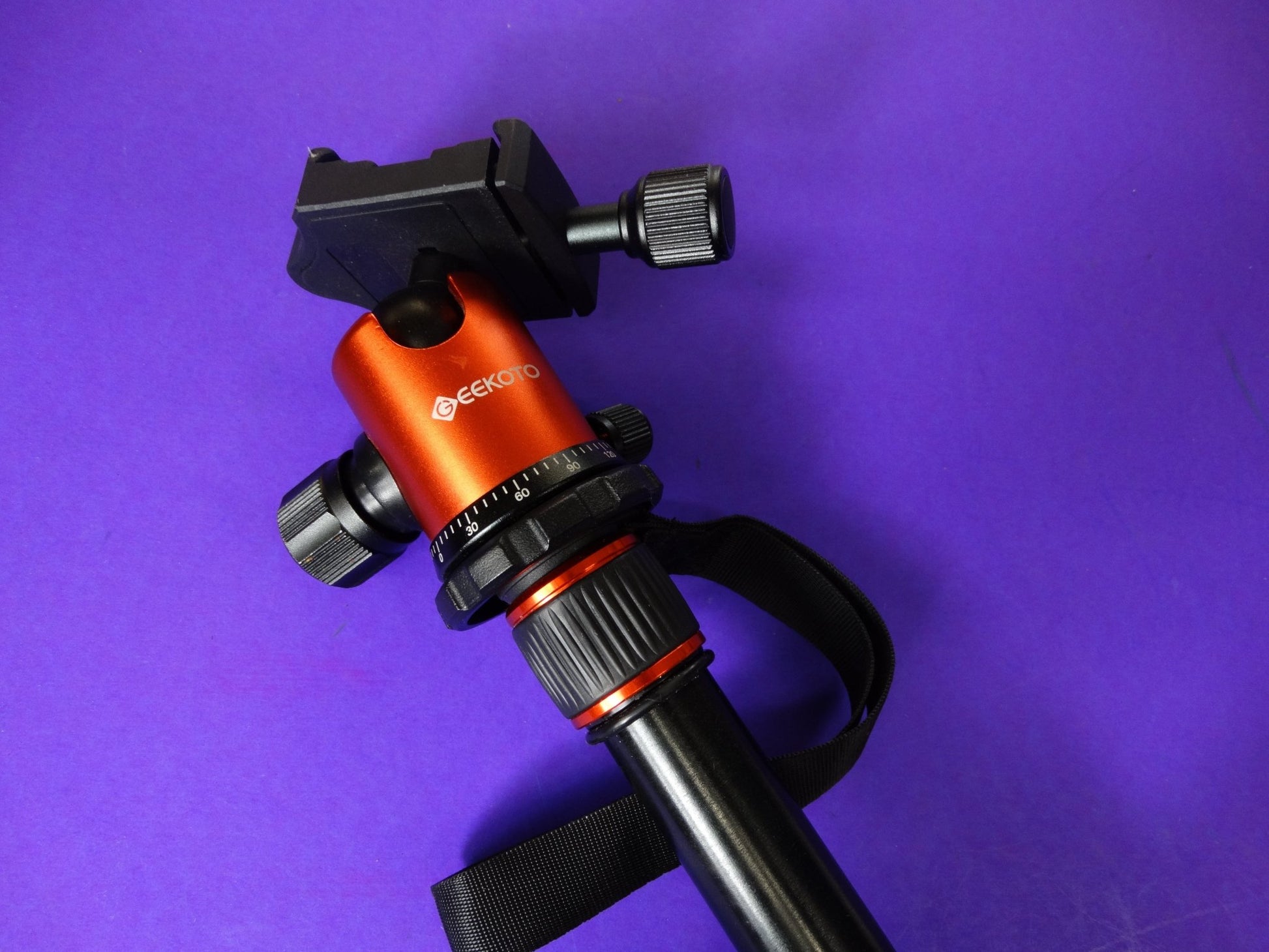 iGeekoto AT24 Pro 77" Aluminum Tripod with 36° Ball Head | Professional Photography Tripod - WeBuyElectronic