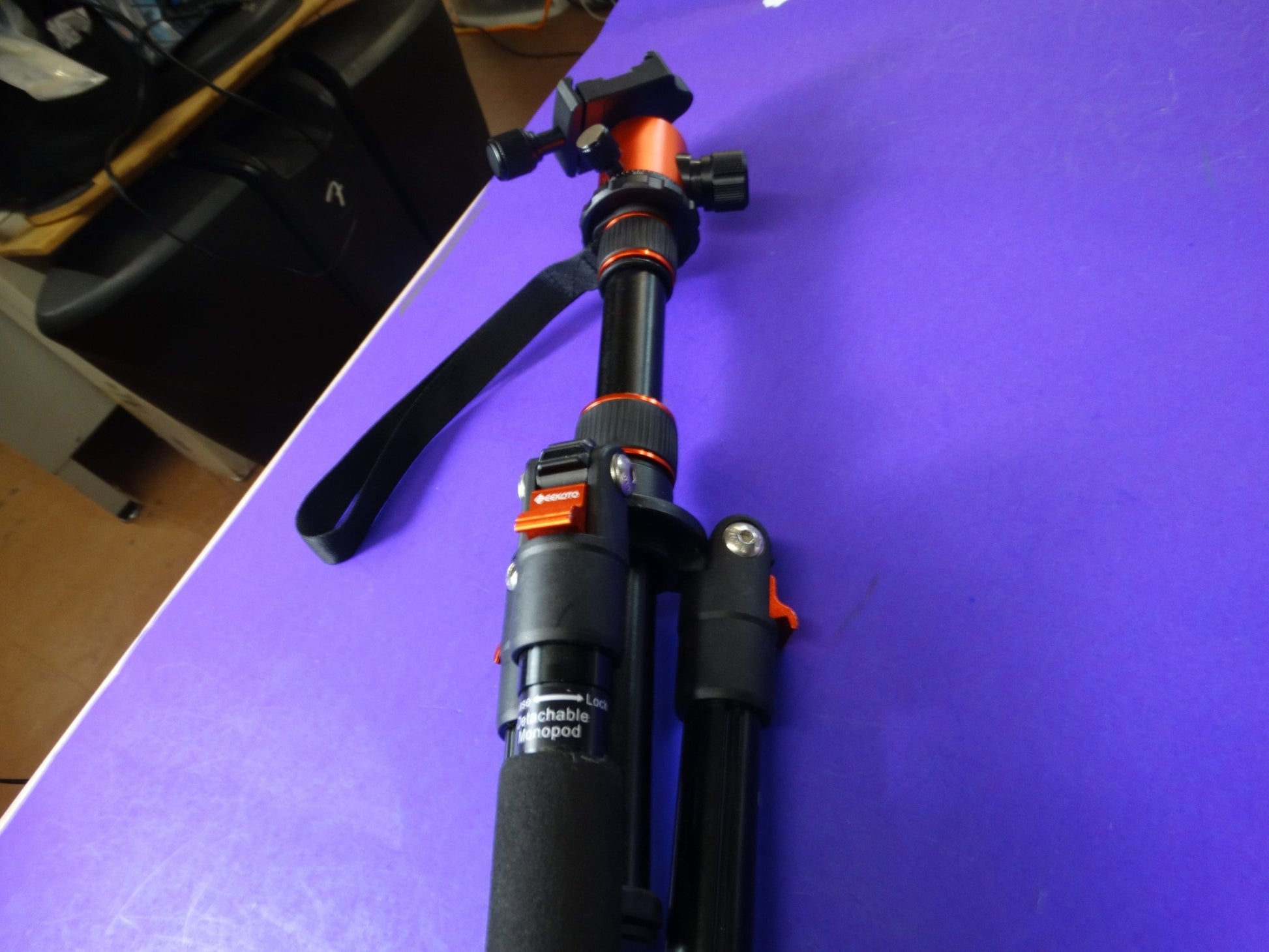 iGeekoto AT24 Pro 77" Aluminum Tripod with 36° Ball Head | Professional Photography Tripod - WeBuyElectronic