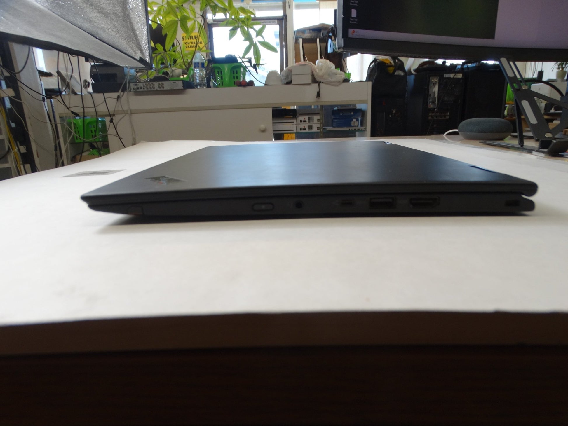 Lenovo ThinkPad X1 Yoga – Intel i7-8650U, 16GB RAM, 500GB SSD, Windows 11 Pro, 14” WQHD Touch - WeBuyElectronic