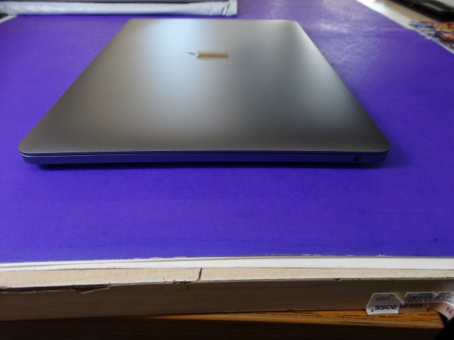 MacBook Air M2 A2338 – 24GB RAM | 1TB SSD | 100% Battery | macOS 26.0.1 - WeBuyElectronic