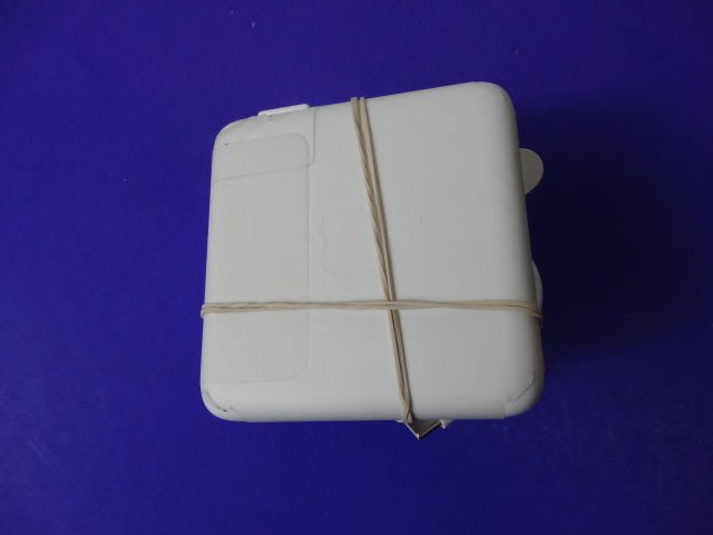 MacBook Air M2 A2338 – 24GB RAM | 1TB SSD | 100% Battery | macOS 26.0.1 - WeBuyElectronic