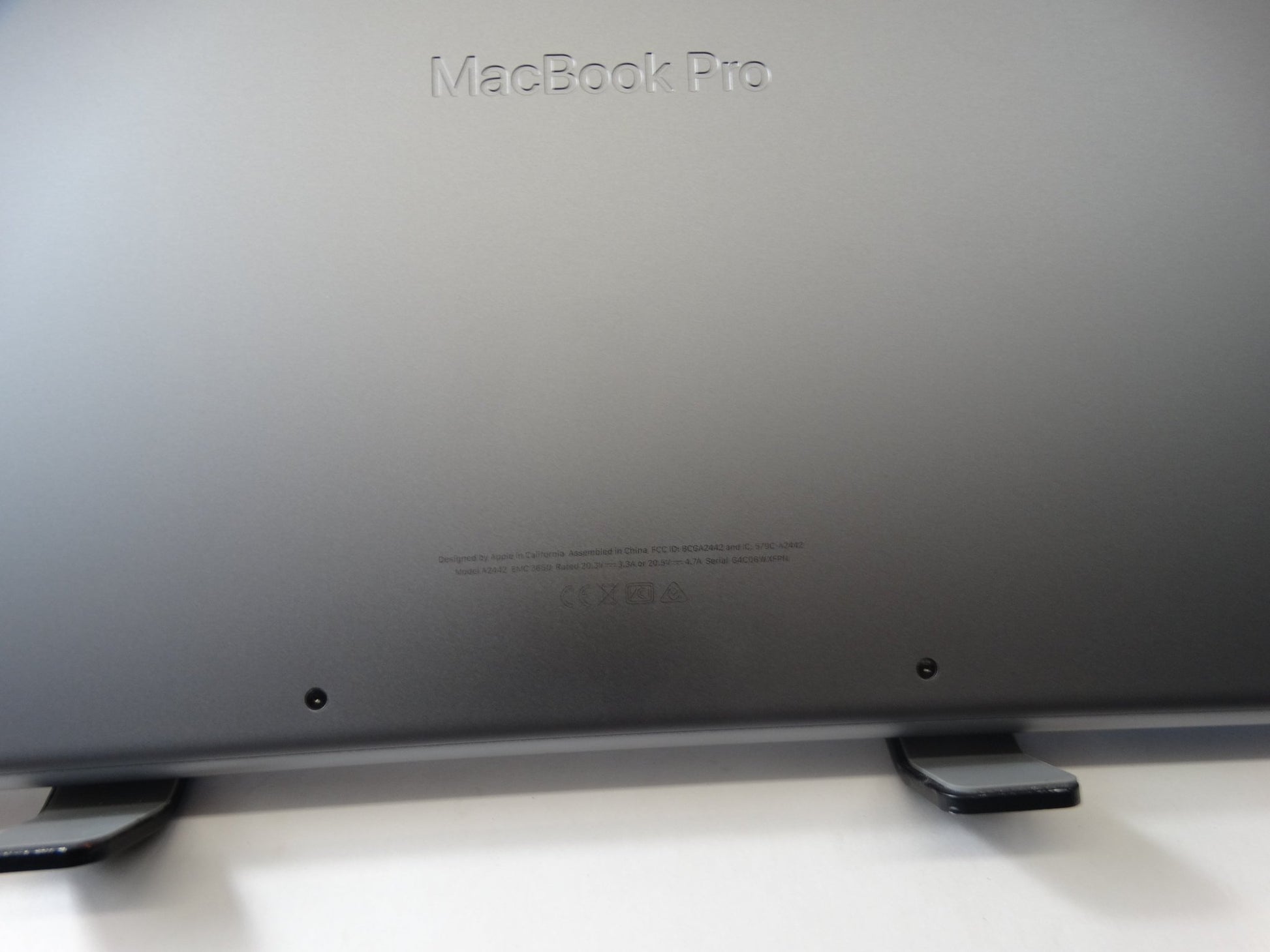 MacBook Pro A2442 – 14-inch Retina Display, M1 Pro 10-Core CPU, 16-Core GPU, 16GB/512GB, Battery Cycle 9 - WeBuyElectronic