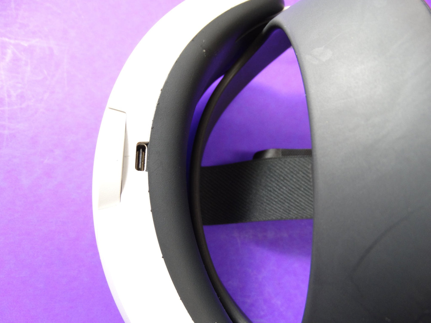 Meta Quest 2 VR Gaming Headset 128GB with Touch Controllers, Charger & Case - WeBuyElectronic