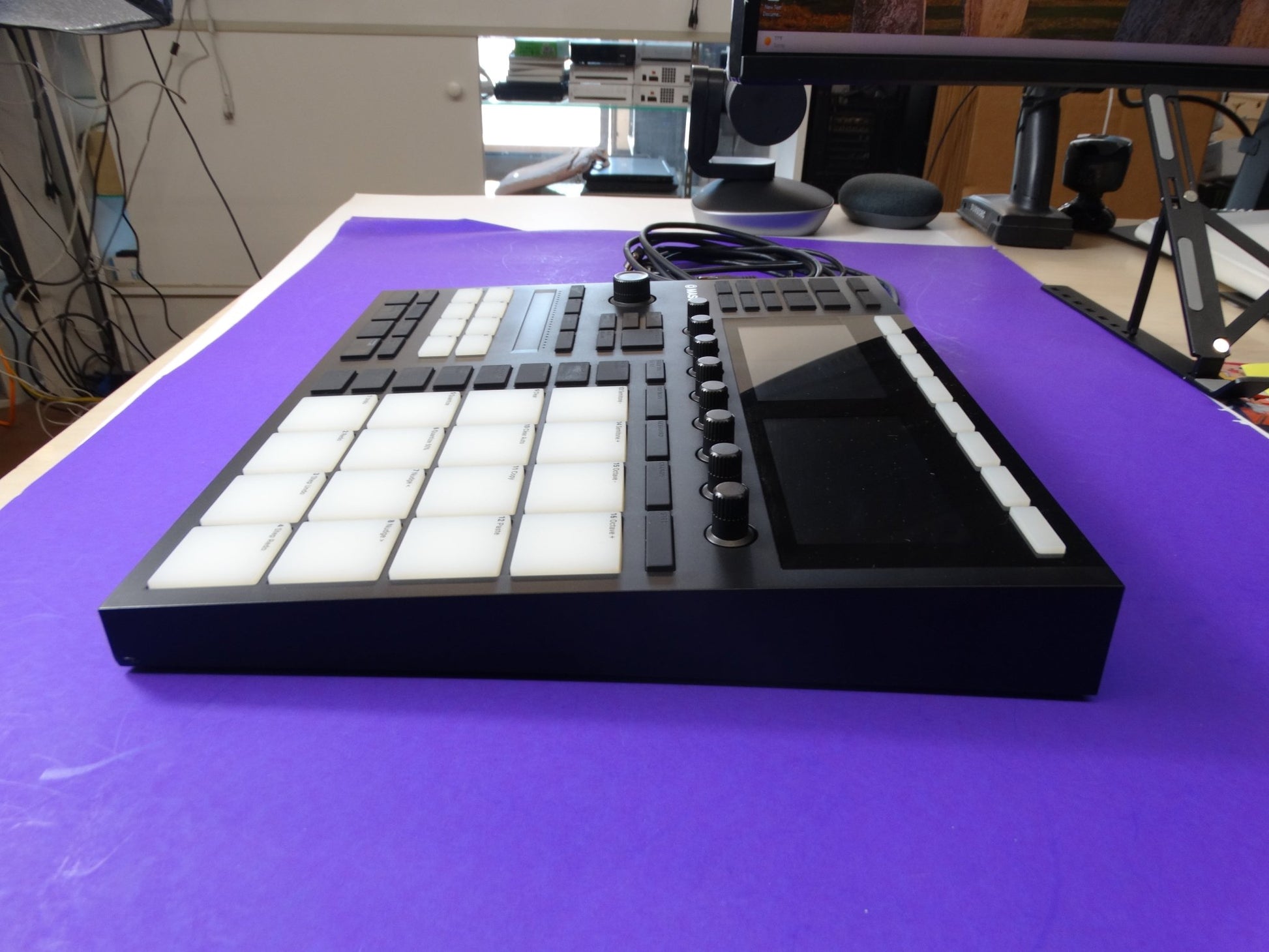 Native Instruments Maschine MK3 – Groove Production & Beat Making Controller - WeBuyElectronic