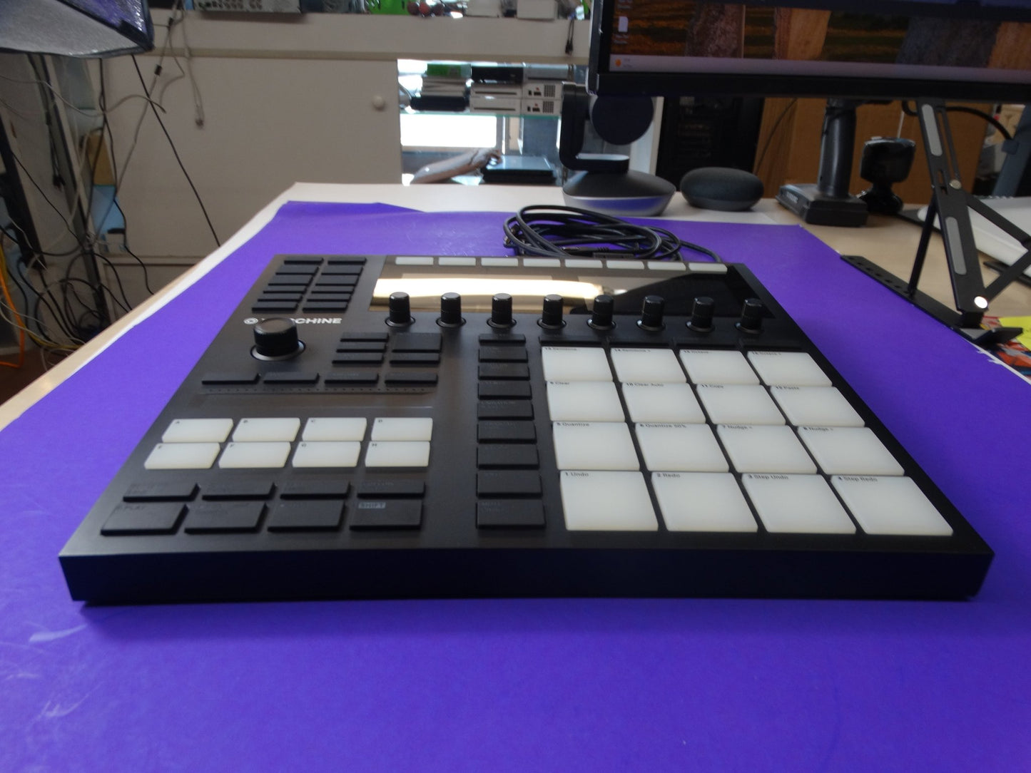 Native Instruments Maschine MK3 – Groove Production & Beat Making Controller - WeBuyElectronic