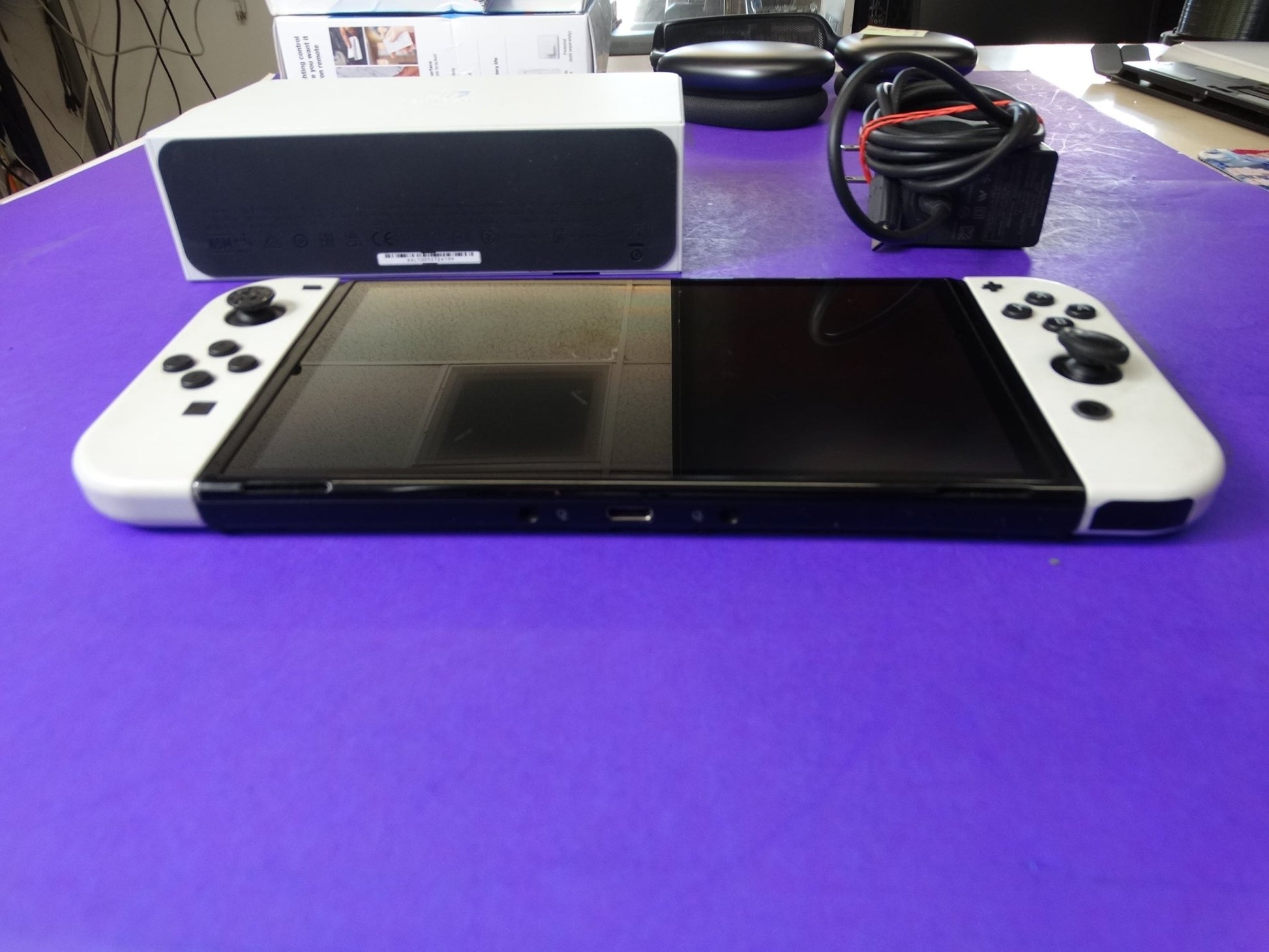 Nintendo Switch HAC - 016 – Black & White | Left Joystick Missing Cover (Slightly Stiff) - WeBuyElectronic