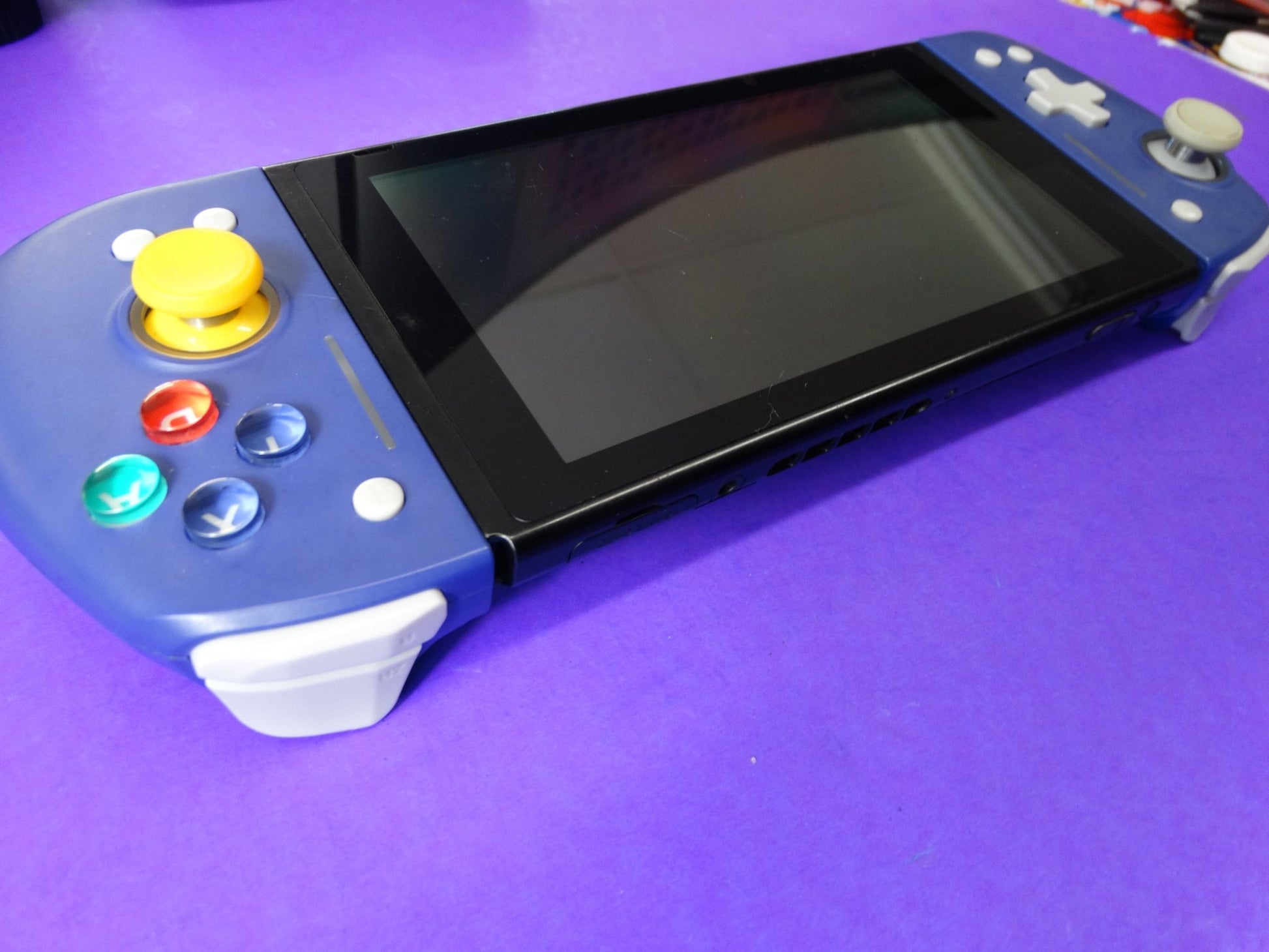 Nintendo Switch XAJ1000 Console bundled with Hori Split Pad Pro Controllers - WeBuyElectronic
