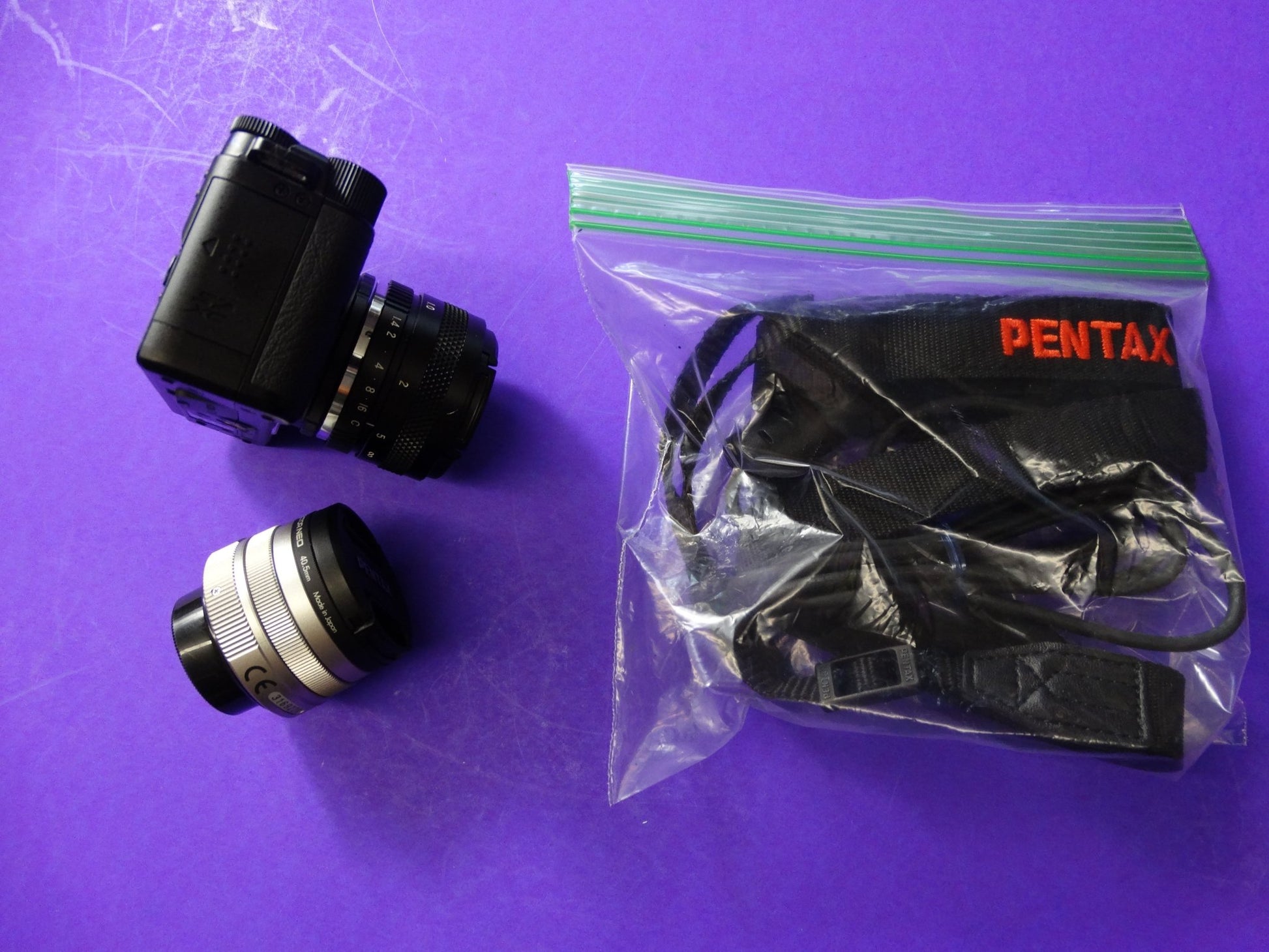 Pentax Q Mirrorless Digital Camera with 01 Standard Prime 8.5mm f/1.9 & 02 Standard Zoom 5–15mm Lenses - WeBuyElectronic