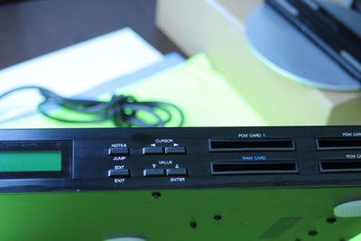 Roland R-8M Total Percussion Sound Module – Vintage Digital Drum Rack - WeBuyElectronic