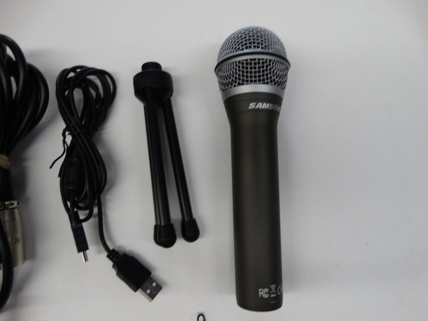 Samson Q2U Recording & Podcasting Pack – USB/XLR Dynamic Microphone with Accessories - WeBuyElectronic