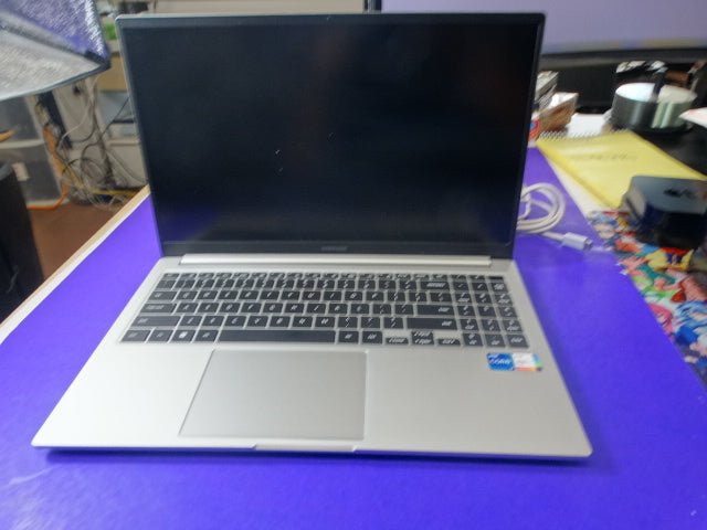 Samsung Galaxy Book Style Laptop – i7 - 1165G7 – 16GB – 512GB SSD – Windows 11 - WeBuyElectronic