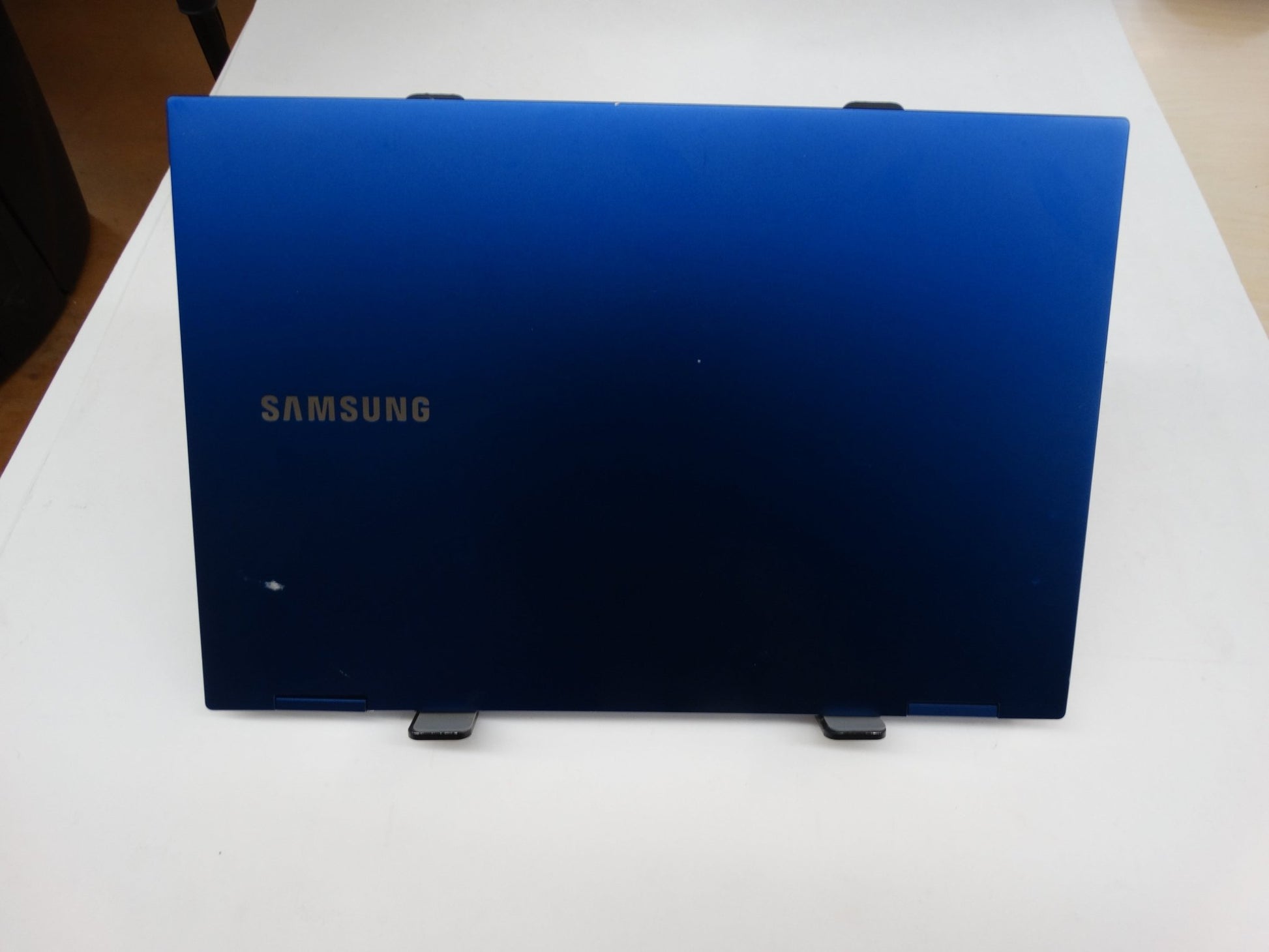 Samsung Laptop 9GU5QG3 – Intel Core i7-1065G7, 8GB RAM, 512GB SSD, Windows 11 Home, 94% Battery - WeBuyElectronic