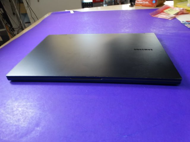 Samsung NP730QDA 2 - in - 1 Touchscreen Laptop – Intel Core i7 – 16GB RAM – 512GB SSD – 96% Battery – Windows 11 Pro - WeBuyElectronic